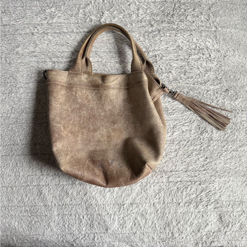 Elegant Tan Leather Tote Bag